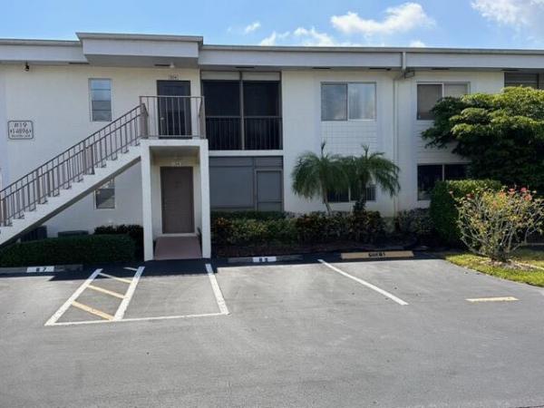 International Club At Villages Of Oriole, 14896 Bal Moral Ln #104, Delray Beach, Florida 33446, image 2