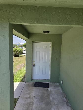 Sutton Manor, 734 NE 1st St, Boynton Beach, Florida 33435, image 1