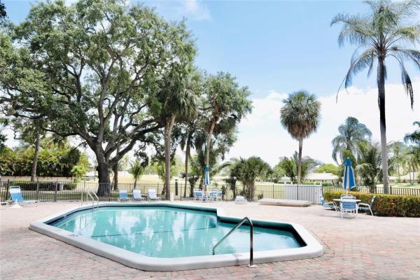 Emerald Hills, 3800 N Hills Dr #402, Hollywood, Florida 33021, image 2