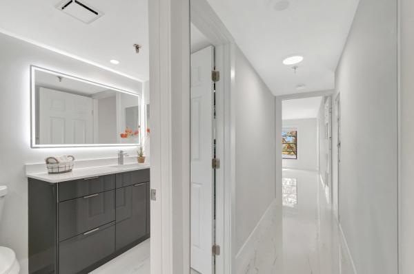Huntington Lakes 3, 7240 Huntington Ln #202, Delray Beach, Florida 33446, image 2