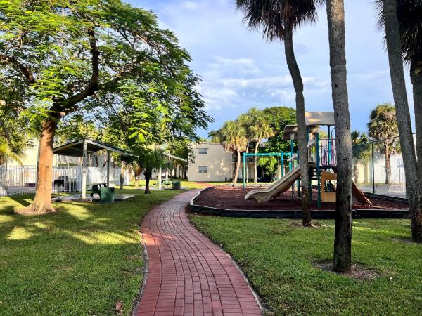 409 Executive Center Dr #211, West Palm Beach, Florida 33401, image 2