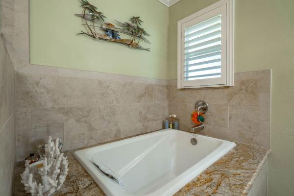 Lake Placid, 2823 NE 35th Ct, Lighthouse Point, Florida 33064, image 2