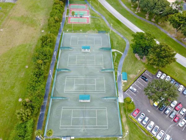 Huntington Lakes 1, 14475 N Strathmore Ln #308, Delray Beach, Florida 33446, image 1