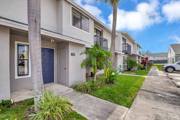 Canalakes, 1506 Wharf Ln, Greenacres, Florida 33463, image 1
