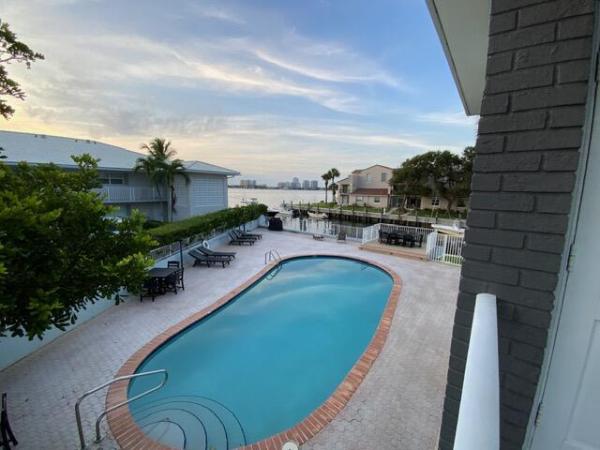 Sandpiper, 120 Lehane Ter #305, North Palm Beach, Florida 33408, image 2