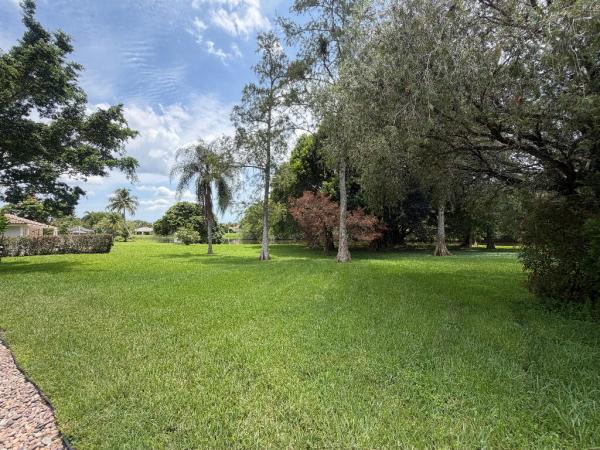Lakefield North, 1551 S Club Dr, Wellington, Florida 33414, image 3