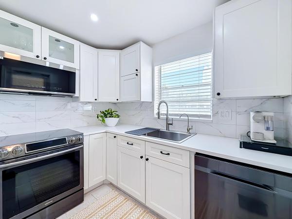 Tara Apartments, 2121 NE 68th St #109, Fort Lauderdale, Florida 33308, image 1