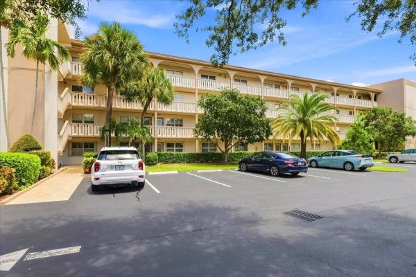 Lucaya Village, 2304 Lucaya Ln #C1, Coconut Creek, Florida 33066, image 3