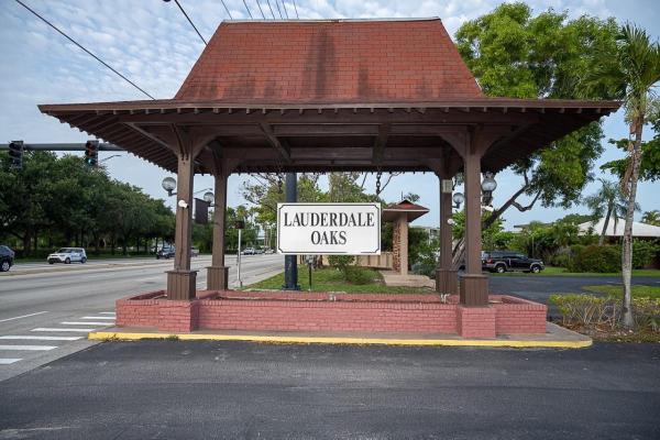 Lauderdale Oaks, 2861 NW 47th Ter #201A, Lauderdale Lakes, Florida 33313, image 3