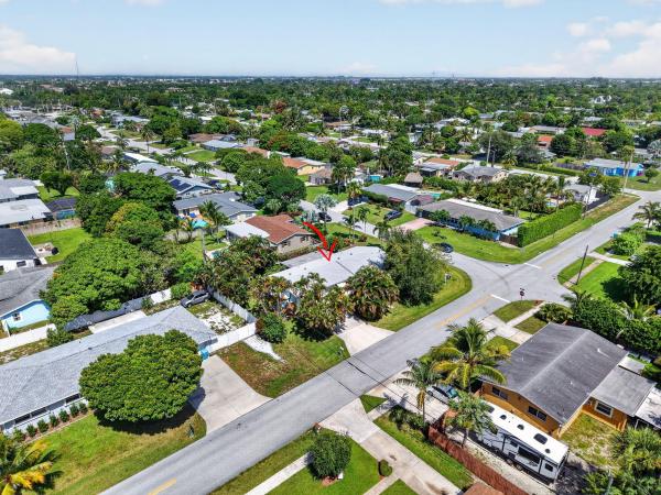 Woodcrest Manor, 1205 SW 1st St, Boynton Beach, Florida 33435, image 1