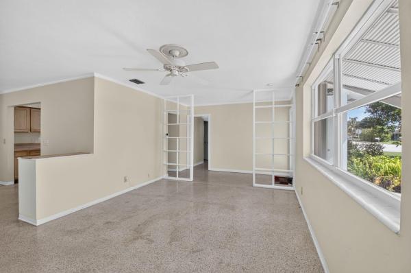 Woodcrest Manor, 1205 SW 1st St, Boynton Beach, Florida 33435, image 2