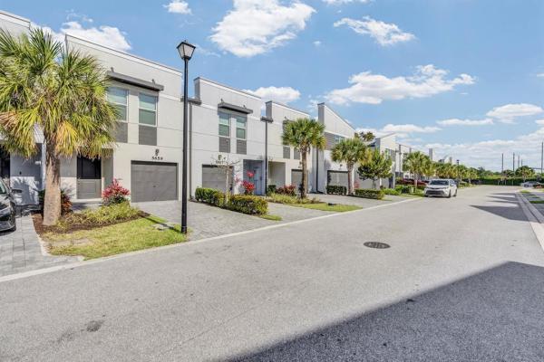 Enclave At Mangonia Park, 5659 Enclave Dr, Mangonia Park, Florida 33407, image 3
