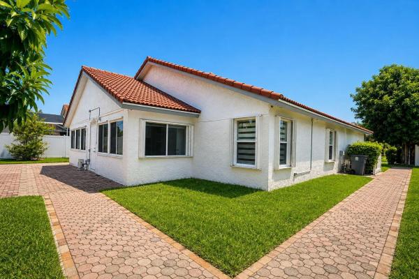 7606 Briar Cliff Cir, Lake Worth, Florida 33467, image 2