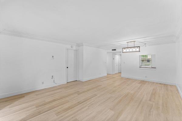 Sandalfoot Squire, 9200 SW 3rd St #108, Boca Raton, Florida 33428, image 2