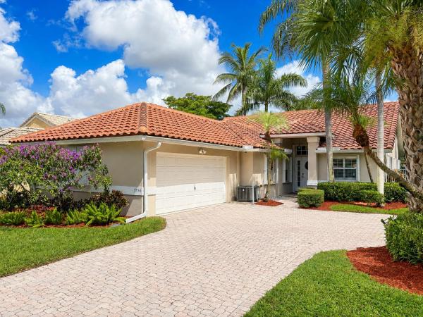 Palm Beach Bath & Tennis, 5554 Grande Palm Cir, Delray Beach, Florida 33484, image 2