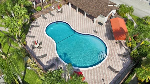 2581 Carambola Cir N #1868, Coconut Creek, Florida 33066, image 3