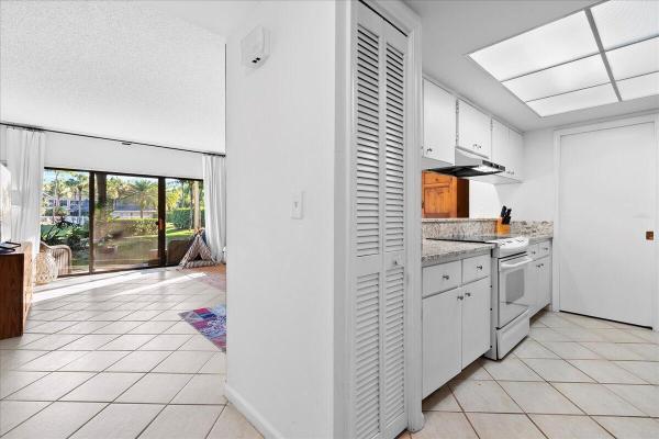 Tennis Lodges, 11863 Wimbledon Cir #446, Wellington, Florida 33414, image 2