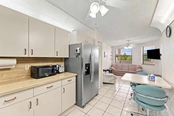 7254 Fairfax Dr #304, Tamarac, Florida 33321, image 3