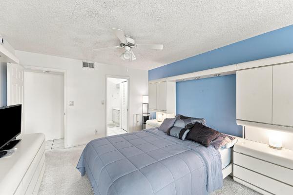 7254 Fairfax Dr #304, Tamarac, Florida 33321, image 1