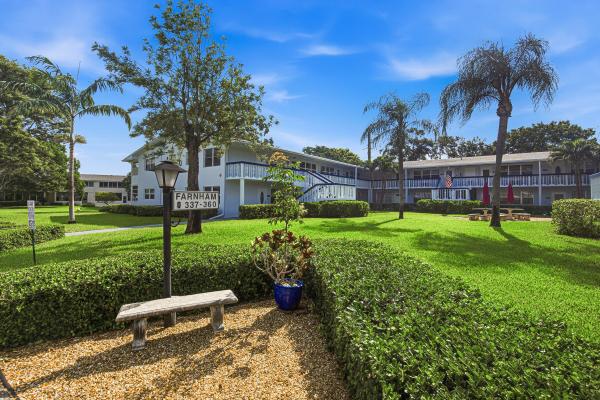 350 Farnham Q, Deerfield Beach, Florida 33442, image 2