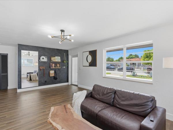 Saratoga Heights, 363 E 62nd St, Hialeah, Florida 33013, image 2