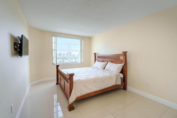 The Hemispheres, 1980 S Ocean Dr #15L, Hallandale Beach, Florida 33009, image 3