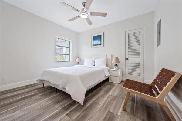 320 Inlet Way #1, Palm Beach Shores, Florida 33404, image 2