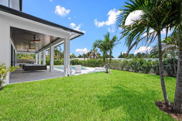 River Terrace, 325 W Riverside Dr, Jupiter, Florida 33469, image 2