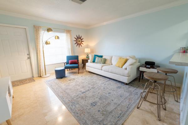 Heritage House, 3215 NE 15th St #204, Pompano Beach, Florida 33062, image 2