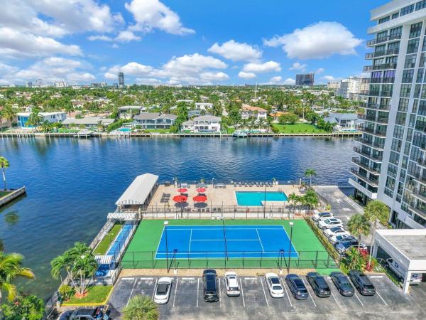 Avant Garde, 2049 S Ocean Dr #209, Hallandale Beach, Florida 33009, image 3