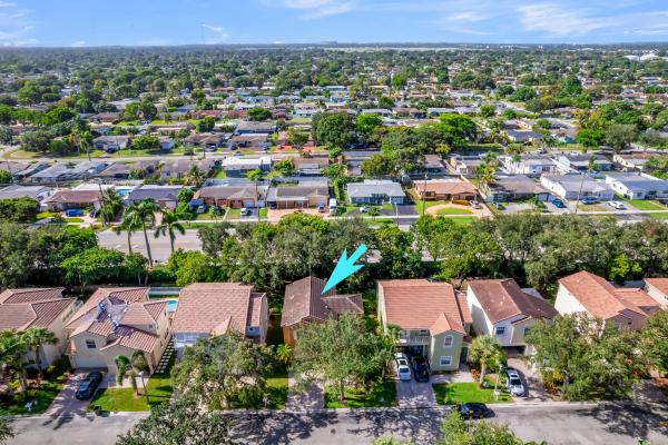 Mahogany Bend At Walnut Creek, 7538 NW 17th Dr, Pembroke Pines, Florida 33024, image 3