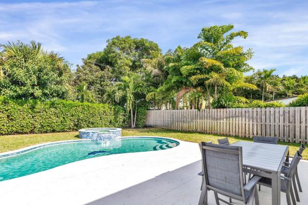Homewood, 375 Leigh Rd, West Palm Beach, Florida 33405, image 2