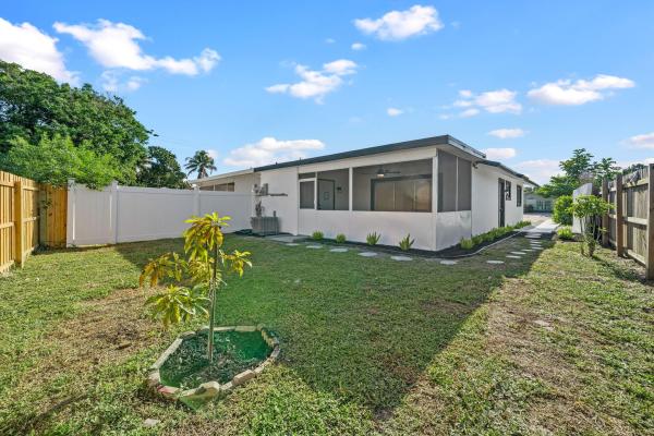 Gramercy Park, 5937 Caribbean Blvd, West Palm Beach, Florida 33407, image 3
