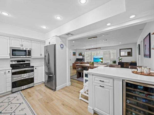 Imperial Point, 2011 NE 60th St, Fort Lauderdale, Florida 33308, image 2