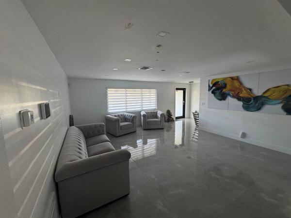 Palm Springs Village, 429 Santa Anna Dr, Palm Springs, Florida 33461, image 1