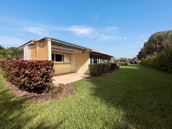 Crystal Lake Villas, 4360 NW 12th Dr, Deerfield Beach, Florida 33064, image 3