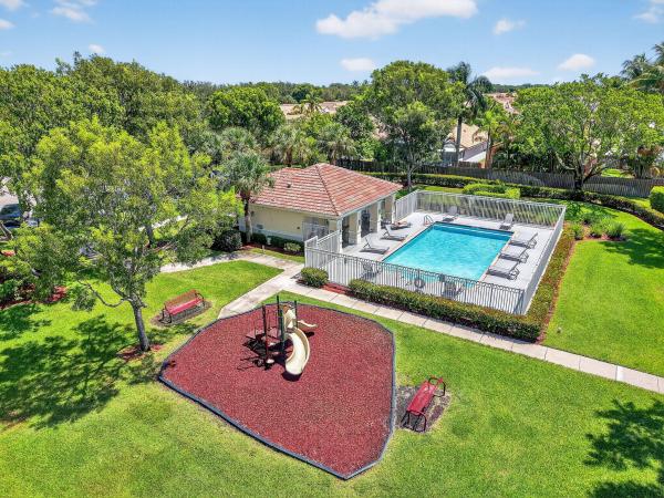 Melrose Verona Lakes, 9650 Lago Dr, Boynton Beach, Florida 33472, image 2