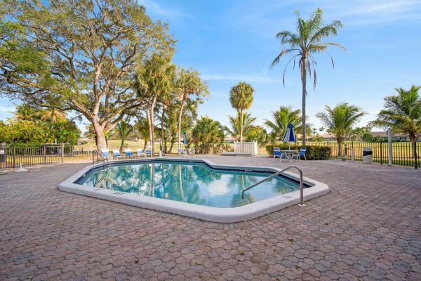 Emerald Hills, 3900 N Hills Dr #306, Hollywood, Florida 33021, image 3