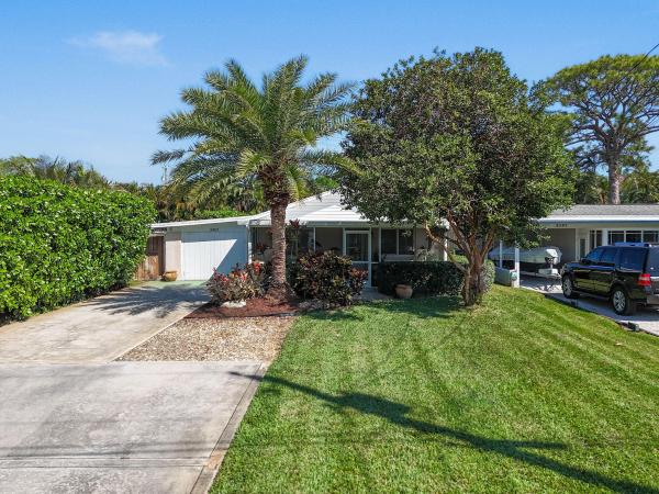Palm Beach Gardens No HOA, 2401 Country Oaks Ln, Palm Beach Gardens, Florida 33410, image 2