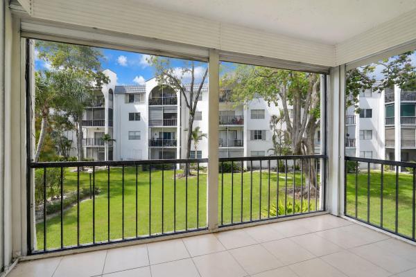 The Lakes Of Inverrary, 3360 Spanish Moss Ter #211, Lauderhill, Florida 33319, image 1