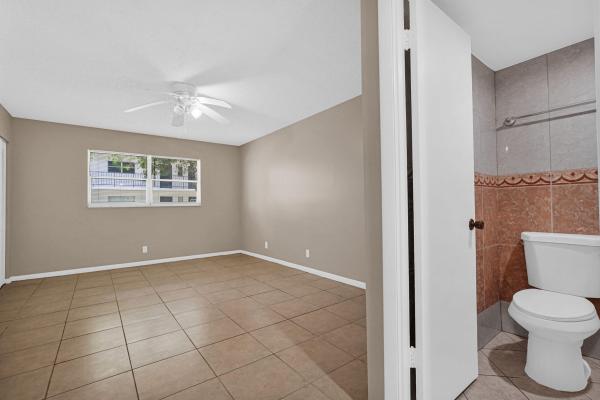 The Lakes Of Inverrary, 3360 Spanish Moss Ter #211, Lauderhill, Florida 33319, image 3