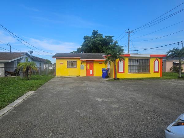 Esquire Lake Estates, 1081 NW 24th Ave, Pompano Beach, Florida 33069, image 2