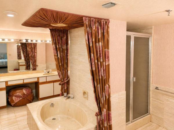 Clarendon, 3407 S Ocean Blvd #4D, Highland Beach, Florida 33487, image 2