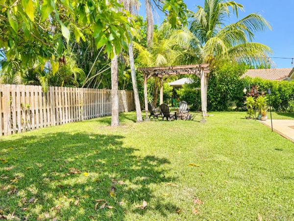 Cypress Glen, 10601 NW 7th Pl, Coral Springs, Florida 33071, image 3