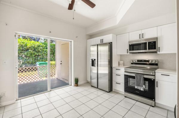Coral Reef Club, 9872 NW 56th Pl, Coral Springs, Florida 33076, image 2