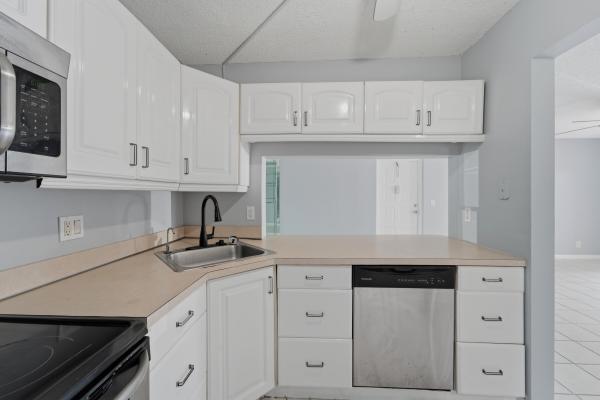 Pine Ridge North 3, 728 Sunny Pine Way #A1, Greenacres, Florida 33415, image 2