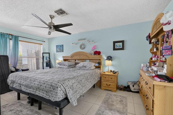 4450 Lucerne Villas Ln, Lake Worth, Florida 33467, image 2