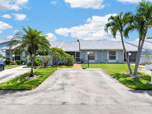 4450 Lucerne Villas Ln, Lake Worth, Florida 33467, image 3