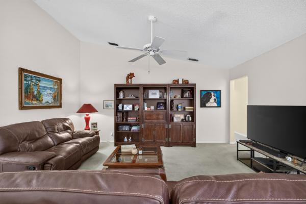 Gardens Hunt Club, 1011 Woodfield Cir, Palm Beach Gardens, Florida 33418, image 3