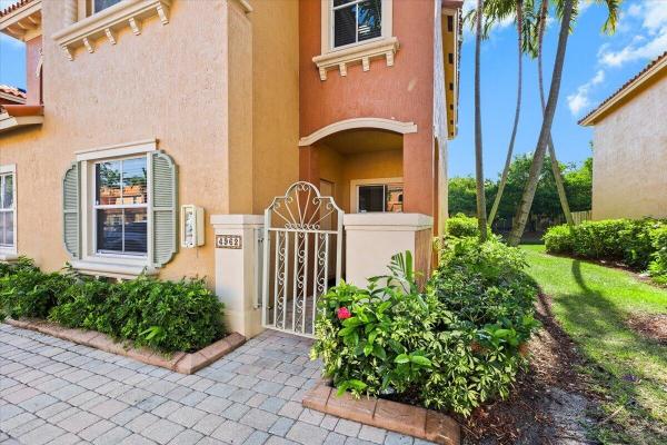 4962 Leeward Ln #3807, Dania Beach, Florida 33312, image 3
